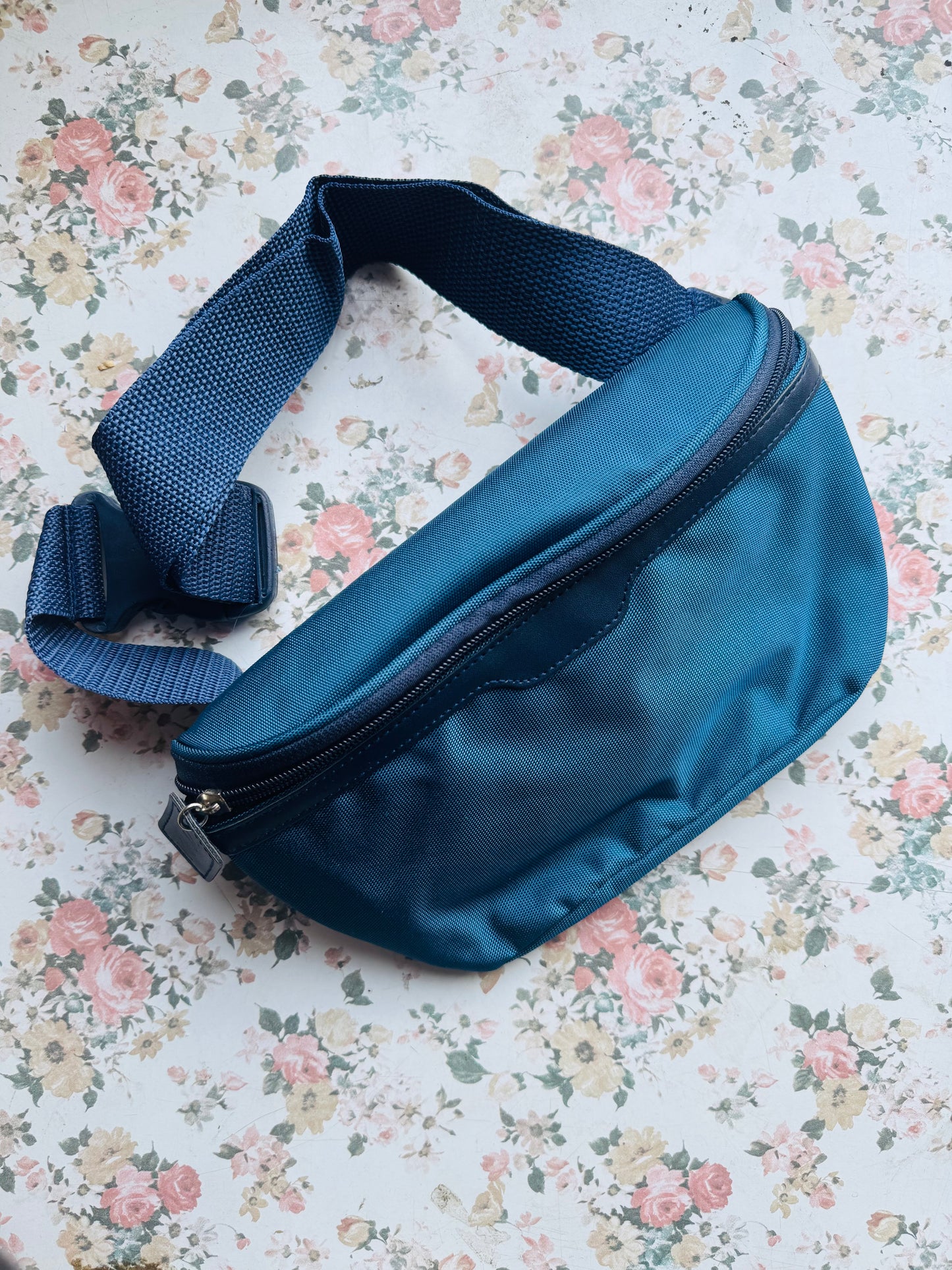 Canguro para varón azul